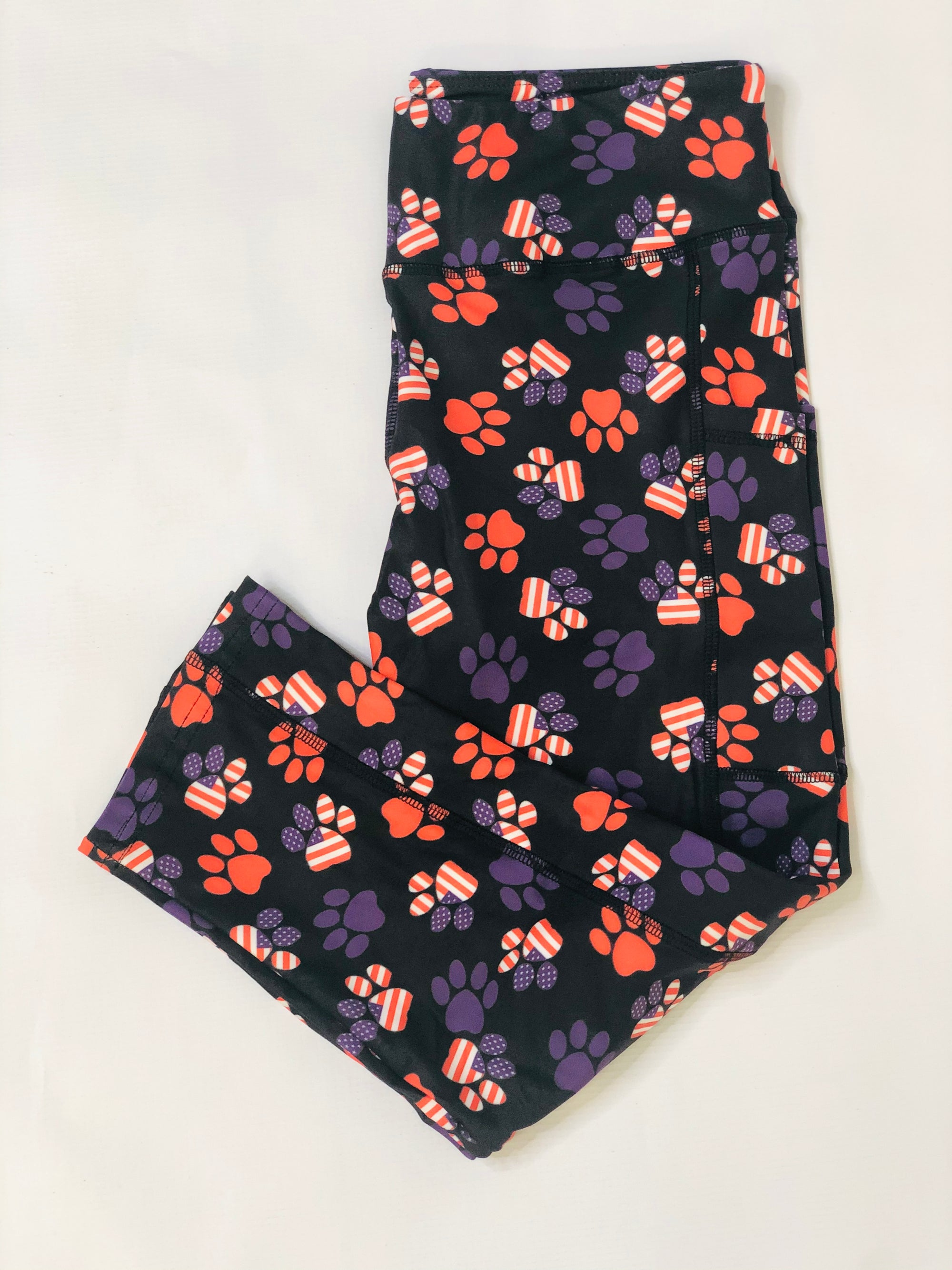 USA Paw print capri leggings with pockets